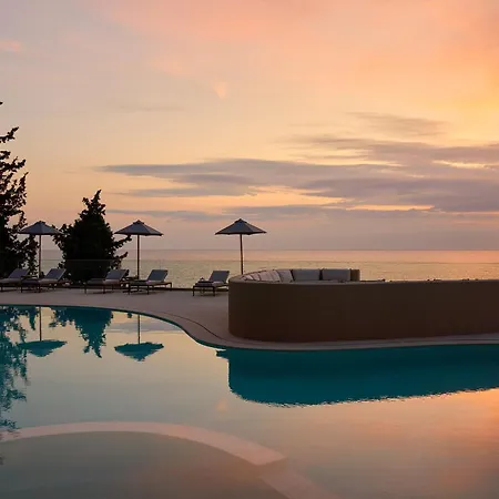 Alkyna Lifestyle Beach Resort (Adults Only) ホテル 5*